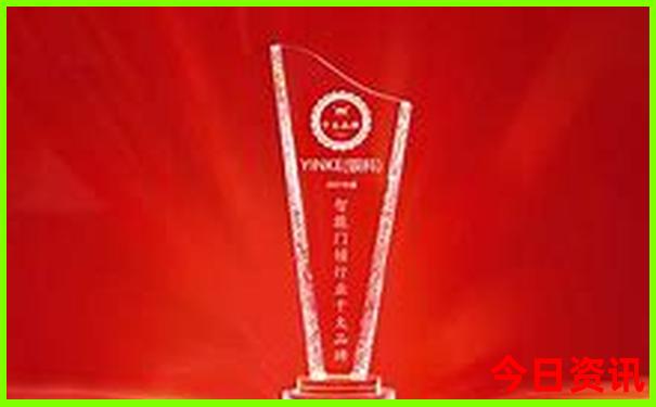 三个人去北京玩要准备多少钱